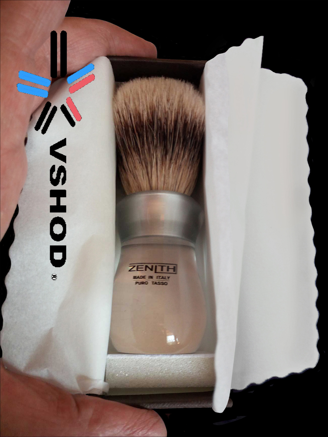 ZENITH BADGER SHAVING BRUSH - WITH CLEAR RESIN / ACRYLIC - HANDLE - 25mm - AUSTRALIA